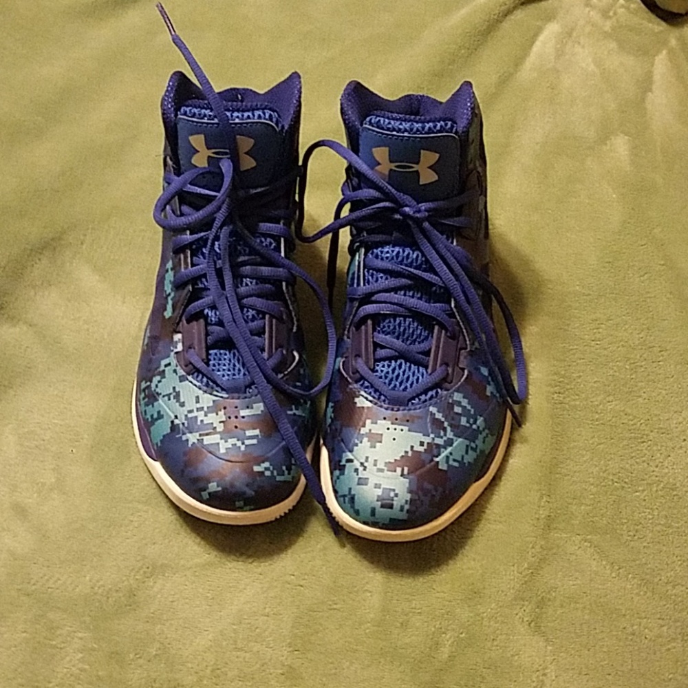 Men's Under Armour basketball shoes size 7.5